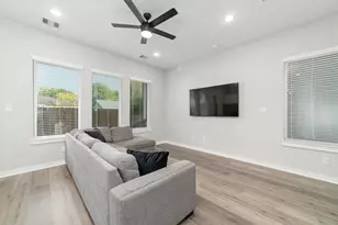 6722 Parker Grv Ln, Houston, TX 77076 - Photo 5