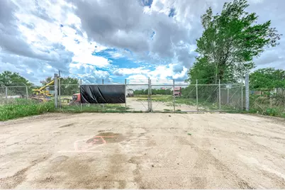 22652 Highway 6, Alvin, TX 77511 - Photo 9