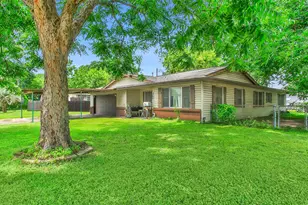 8502 Friendship Rd, Houston, TX 77080 - Photo 3