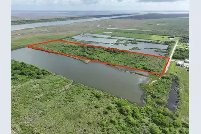 950 Miller Drive, Crystal Beach, TX 77617 - Photo 3