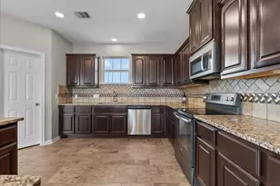 10015 S Redfish Dr, Hitchcock, TX 77563 - Photo 19