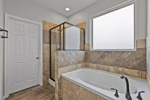 10015 S Redfish Dr, Hitchcock, TX 77563 - Photo 23