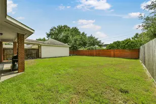 2806 Capecrest Dr, Pearland, TX 77584 - Photo 25