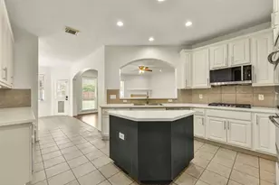 2806 Capecrest Dr, Pearland, TX 77584 - Photo 7