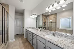 14610 Saratoga Ln, Mont Belvieu, TX 77523 - Photo 19