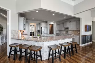 14610 Saratoga Ln, Mont Belvieu, TX 77523 - Photo 9