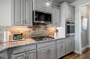 14610 Saratoga Ln, Mont Belvieu, TX 77523 - Photo 13