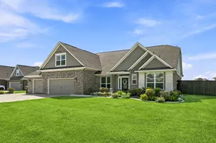 14610 Saratoga Ln, Mont Belvieu, TX 77523 - Photo 1