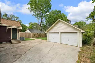 6629 Wildwood Way, Houston, TX 77023 - Photo 19