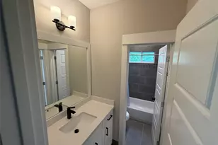 702 Pinemont Cyn Ln, Houston, TX 77018 - Photo 23