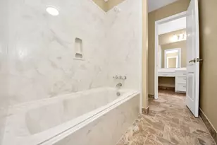 2804 8th St N, Texas City, TX 77590 - Photo 27