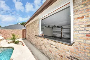 2804 8th St N, Texas City, TX 77590 - Photo 35