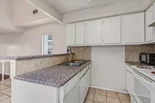 12990 Greenway Chase Ct, Houston, TX 77072 - Photo 7