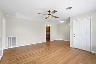 1759 S Park Dr, Alvin, TX 77511 - Photo 5