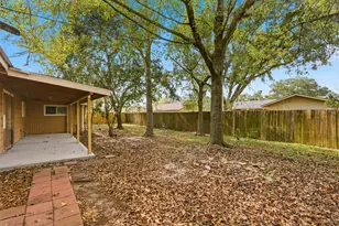 1759 S Park Dr, Alvin, TX 77511 - Photo 25
