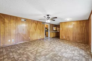 1759 S Park Dr, Alvin, TX 77511 - Photo 21