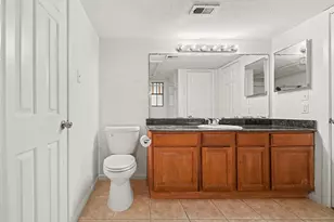 2425 Holly Hall St, Houston, TX 77054 - Photo 7