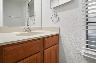2425 Holly Hall St, Houston, TX 77054 - Photo 23