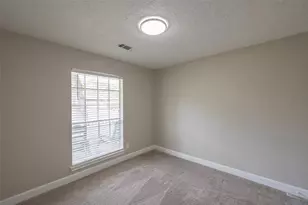 9315 Fairdale Ln, Houston, TX 77063 - Photo 17