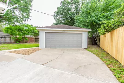 9315 Fairdale Lane, Houston, TX 77063 - Photo 25