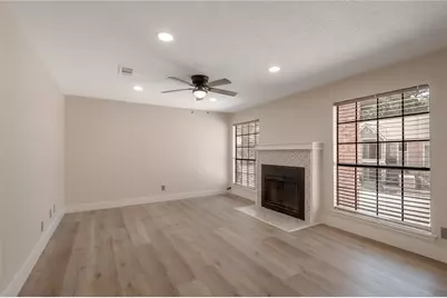 2401 Sycamore Avenue #E6, Huntsville, TX 77340 - Photo 5