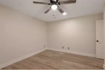 2401 Sycamore Avenue #E6, Huntsville, TX 77340 - Photo 17