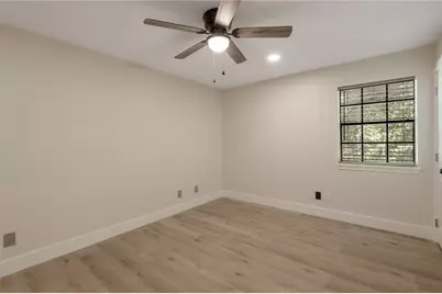 2401 Sycamore Avenue #E6, Huntsville, TX 77340 - Photo 21