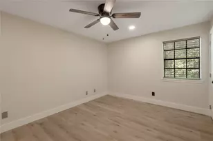 2401 Sycamore Ave, Huntsville, TX 77340 - Photo 21