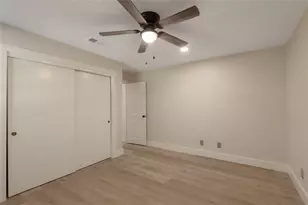2401 Sycamore Ave, Huntsville, TX 77340 - Photo 23