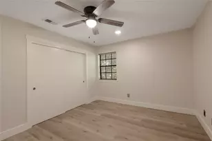 2401 Sycamore Ave, Huntsville, TX 77340 - Photo 15