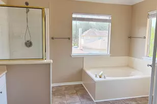 105 Crimson Bay Dr, League City, TX 77573 - Photo 11