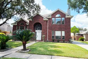105 Crimson Bay Dr, League City, TX 77573 - Photo 3