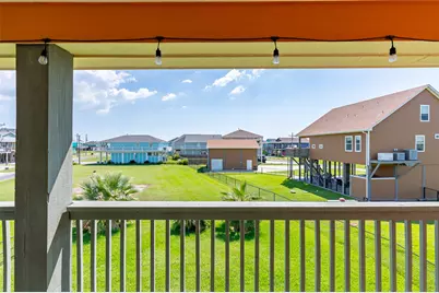 963 Palmridge Drive, Crystal Beach, TX 77650 - Photo 11