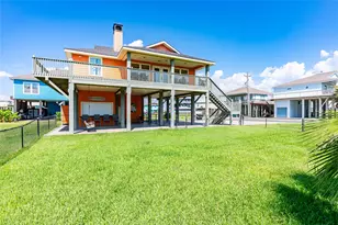963 Palm Ridge Dr, Crystal Beach, TX 77650 - Photo 3