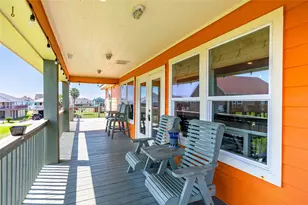 963 Palm Ridge Dr, Crystal Beach, TX 77650 - Photo 5