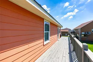 963 Palm Ridge Dr, Crystal Beach, TX 77650 - Photo 9