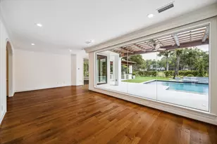 30 Halfmoon Ct, The Woodlands, TX 77380 - Photo 13