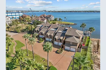 7105 Broadway Street, Galveston, TX 77554 - Photo 3