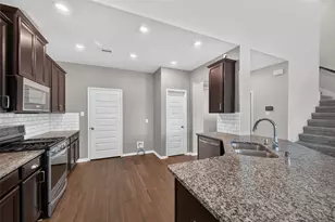 10505 Clouds Rst Dr, Iowa Colony, TX 77583 - Photo 13