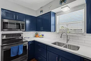 897 Bonita St, Bayou Vista, TX 77563 - Photo 11