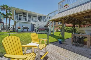 897 Bonita St, Bayou Vista, TX 77563 - Photo 3