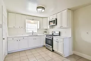 1029 62nd St, Galveston, TX 77551 - Photo 25