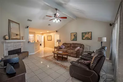 4818 Heritage Plains Drive, Friendswood, TX 77546 - Photo 9