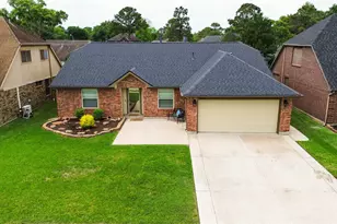 4818 Heritage Plains Dr, Friendswood, TX 77546 - Photo 1