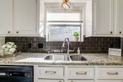 24 E Torch Pine Circle, The Woodlands, TX 77381 - Photo 17