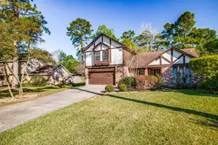 24 E Torch Pine Cir, The Woodlands, TX 77381 - Photo 1