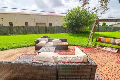 11115 Silkwood Drive, Houston, TX 77031 - Photo 17