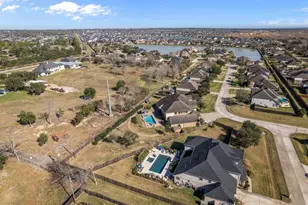 2414 Lakeway Dr, Friendswood, TX 77546 - Photo 47