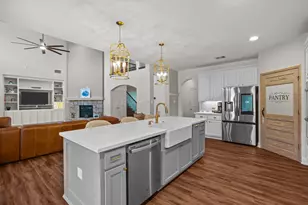 2414 Lakeway Dr, Friendswood, TX 77546 - Photo 11