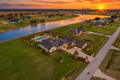 6818 Brazos Lakes Drive, Richmond, TX 77469 - Photo 3